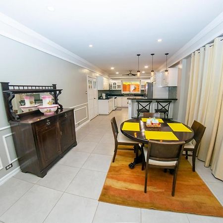 Jr Apartments Georgetown Esterno foto
